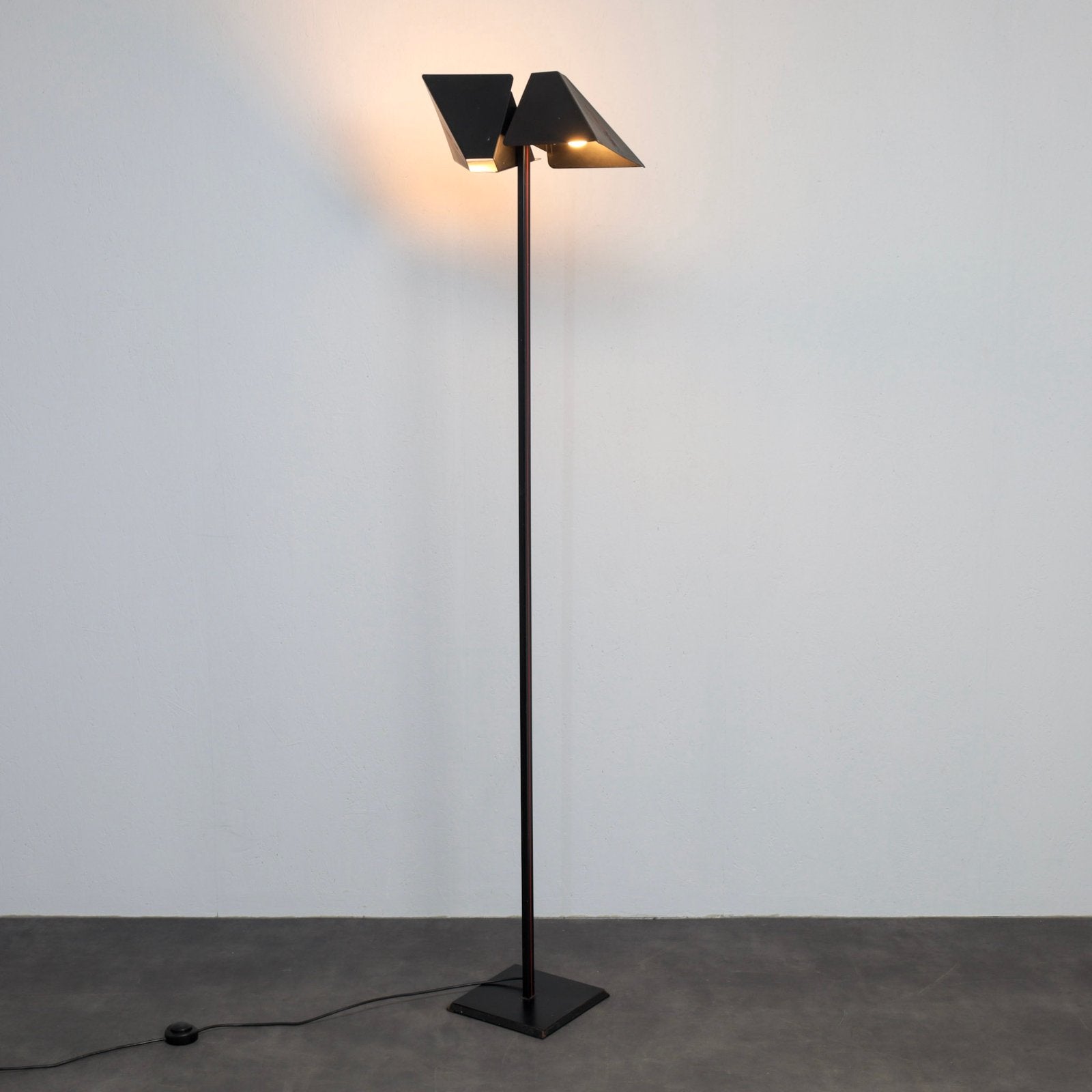 Bijzondere Italiaanse Vloerlamp, 1980s, Huis en Inrichting, Lampen | Vloerlampen, Ophalen, X, Metaal, 150 tot 200 cm