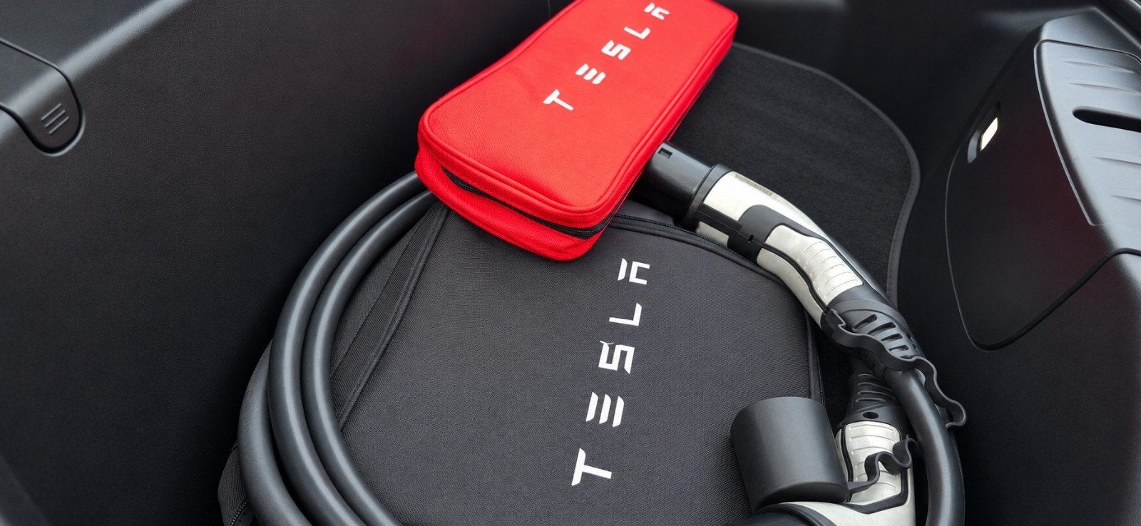 Foto 17 van Tesla Model 3 2019 Performance Grijs | 83% SOH / NW banden |