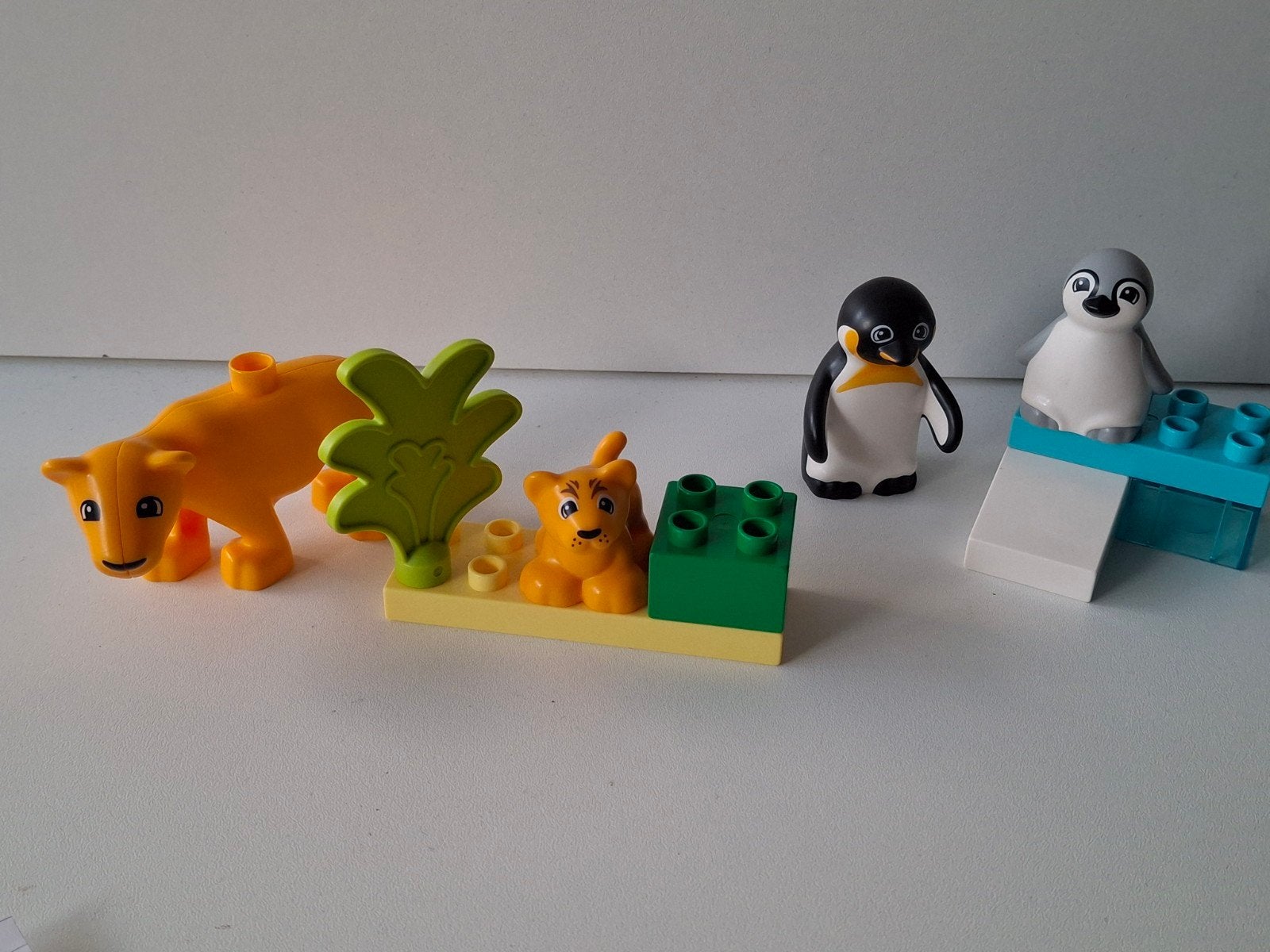 Duplo 10442. Wilde dieren families. Leeuwen en pinguïns, Kinderen en Baby's, Ophalen of Verzenden, Zo goed als nieuw, Duplo