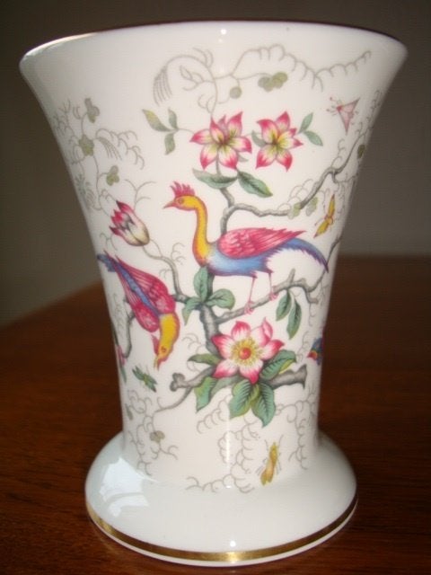 Vaas "Coalport" 'Tulip Tree' Nieuw Puntgaaf Made in England, Ophalen of Verzenden, Nieuw, Porselein, Overige stijlen