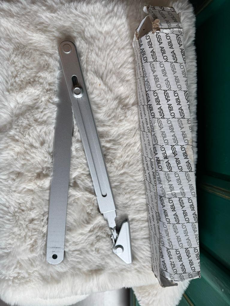 ASSA ABLOY Deurdranger Zilver Verstelbaar, Doe-het-zelf en Verbouw, Ophalen of Verzenden, Gebruikt, Overige materialen, Overige typen