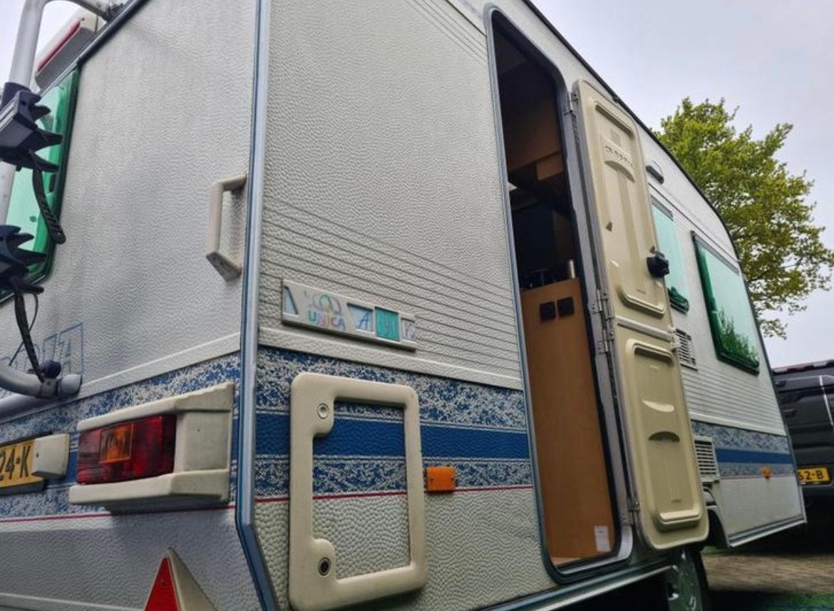 Adria Unica A390 PS - Compacte caravan met voortent, Treinzit, Particulier, Adria, Tot en met 3