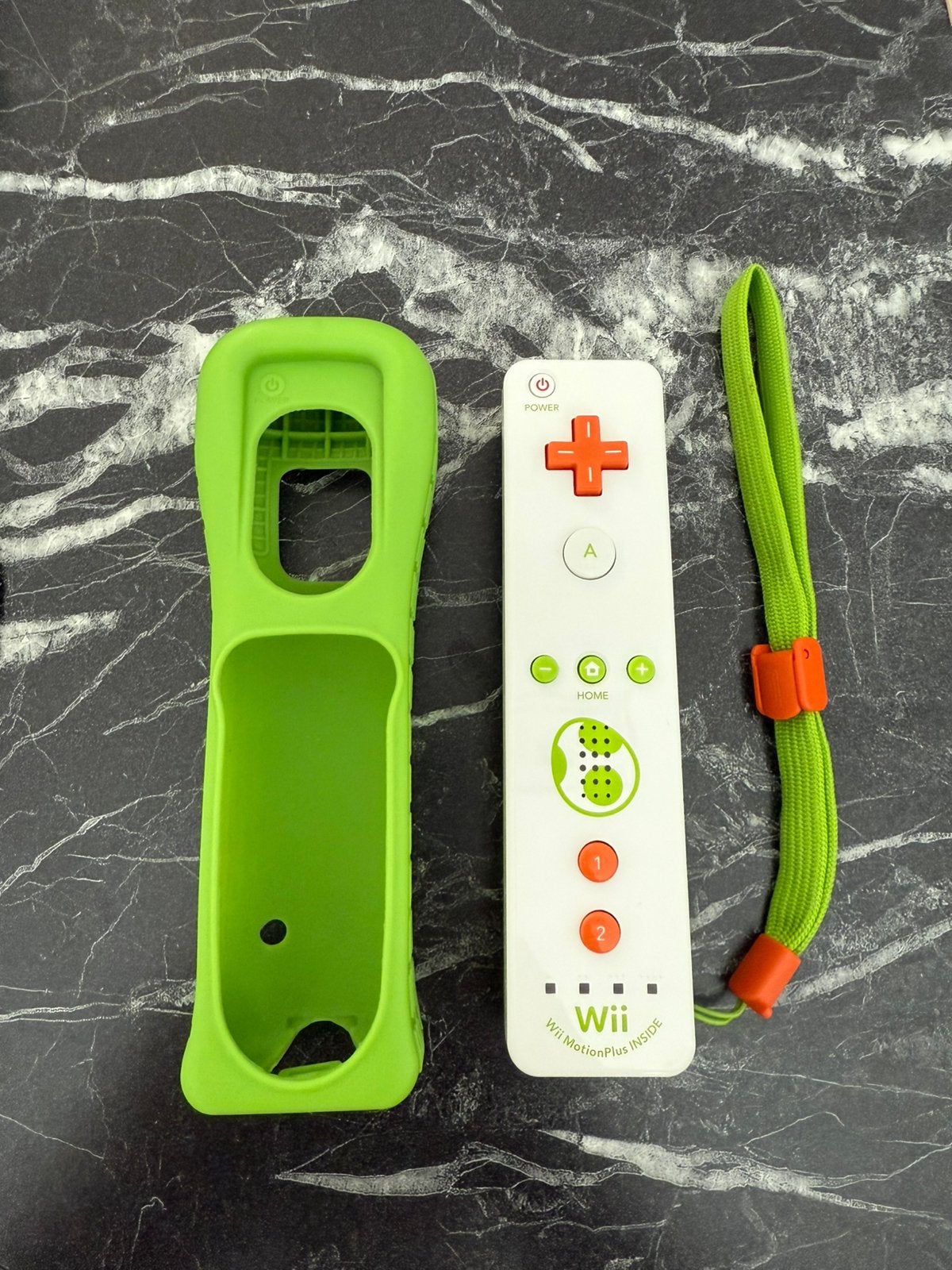 Yoshi Wii Controller Limited Edition (NIEUWSTAAT!), Ophalen of Verzenden, Zo goed als nieuw, Wii, Wii-mote of Nunchuck