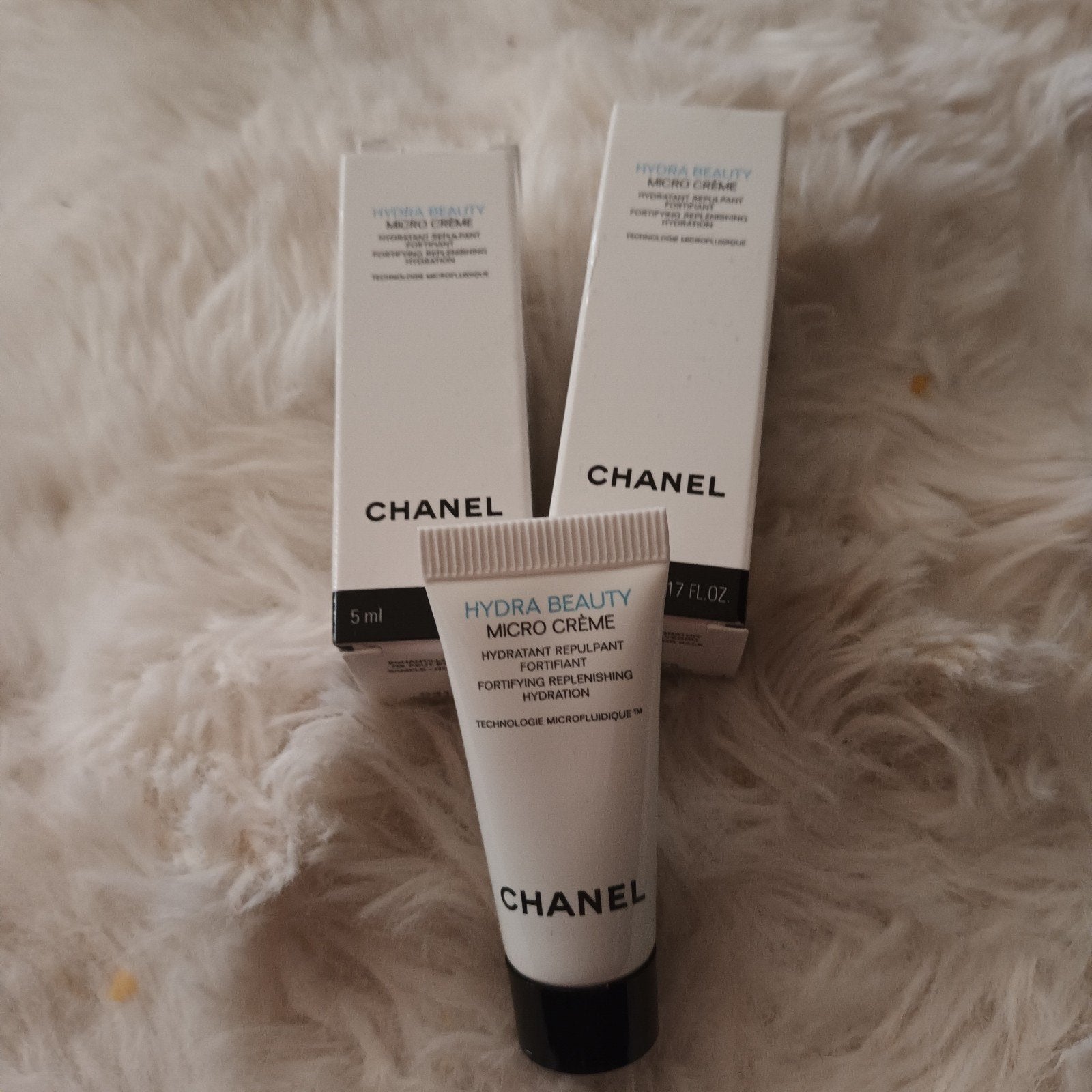 CHANEL hydra beauty micro cream..10 ml..nieuw, Ophalen of Verzenden, Nieuw, Gehele gezicht
