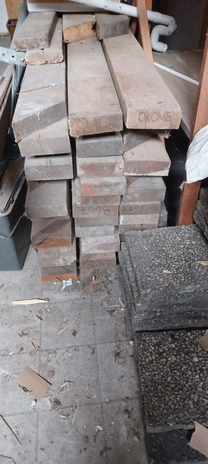 Diverse partij gebruikte houten balken en planken, Ophalen, Gebruikt, 200 tot 250 cm, 50 mm of meer