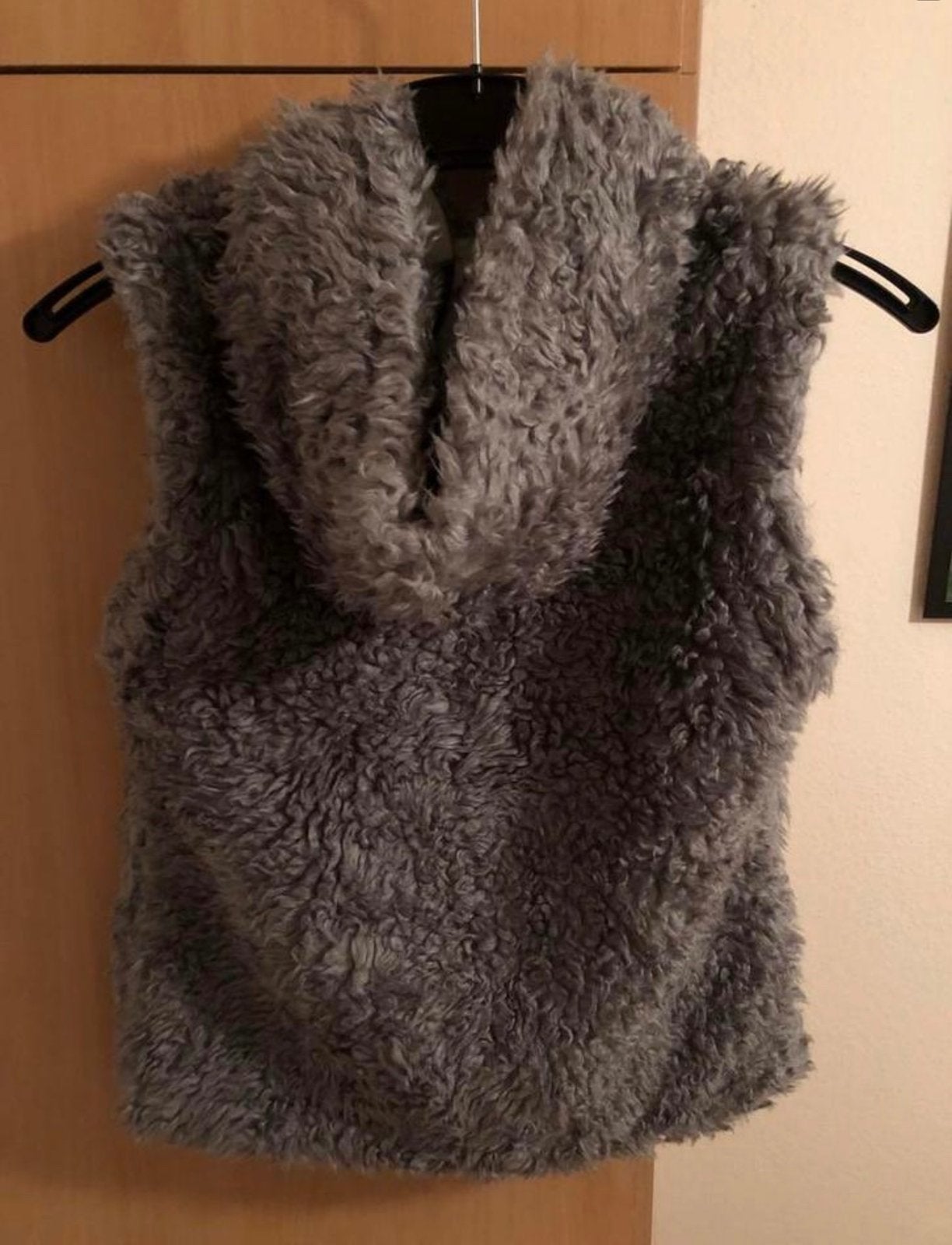 Nieuw gilet met capuchon., Ophalen of Verzenden, Nieuw, Maat 36 (S), Grijs