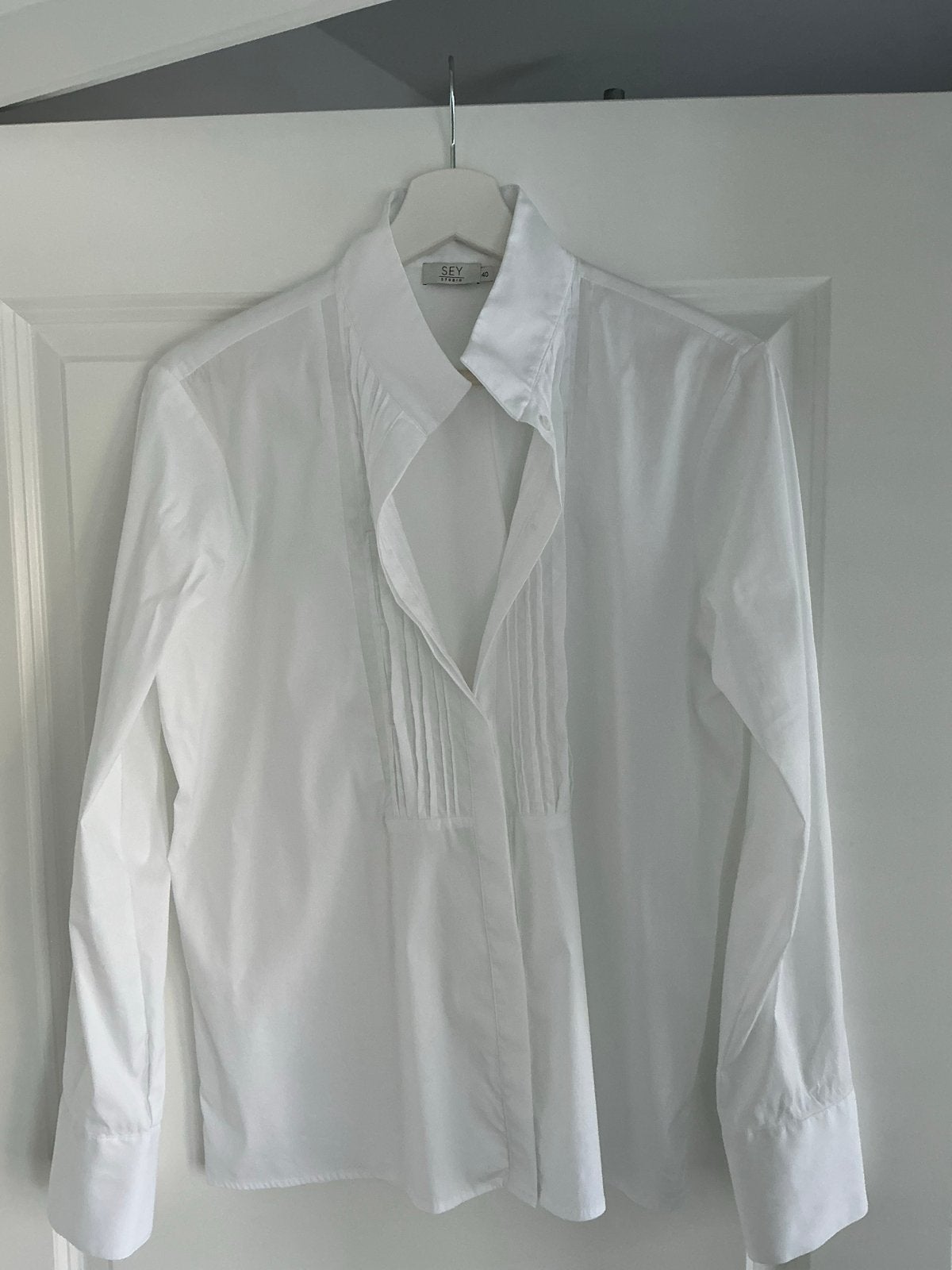 Witte blouse met plooien - SEY Studio maat 40, Ophalen of Verzenden, Zo goed als nieuw, Maat 38/40 (M), Wit