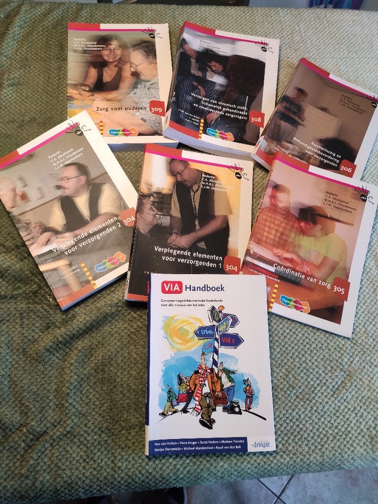 Studieboeken Verzorgende IG, Ophalen, Zo goed als nieuw, Overige niveaus