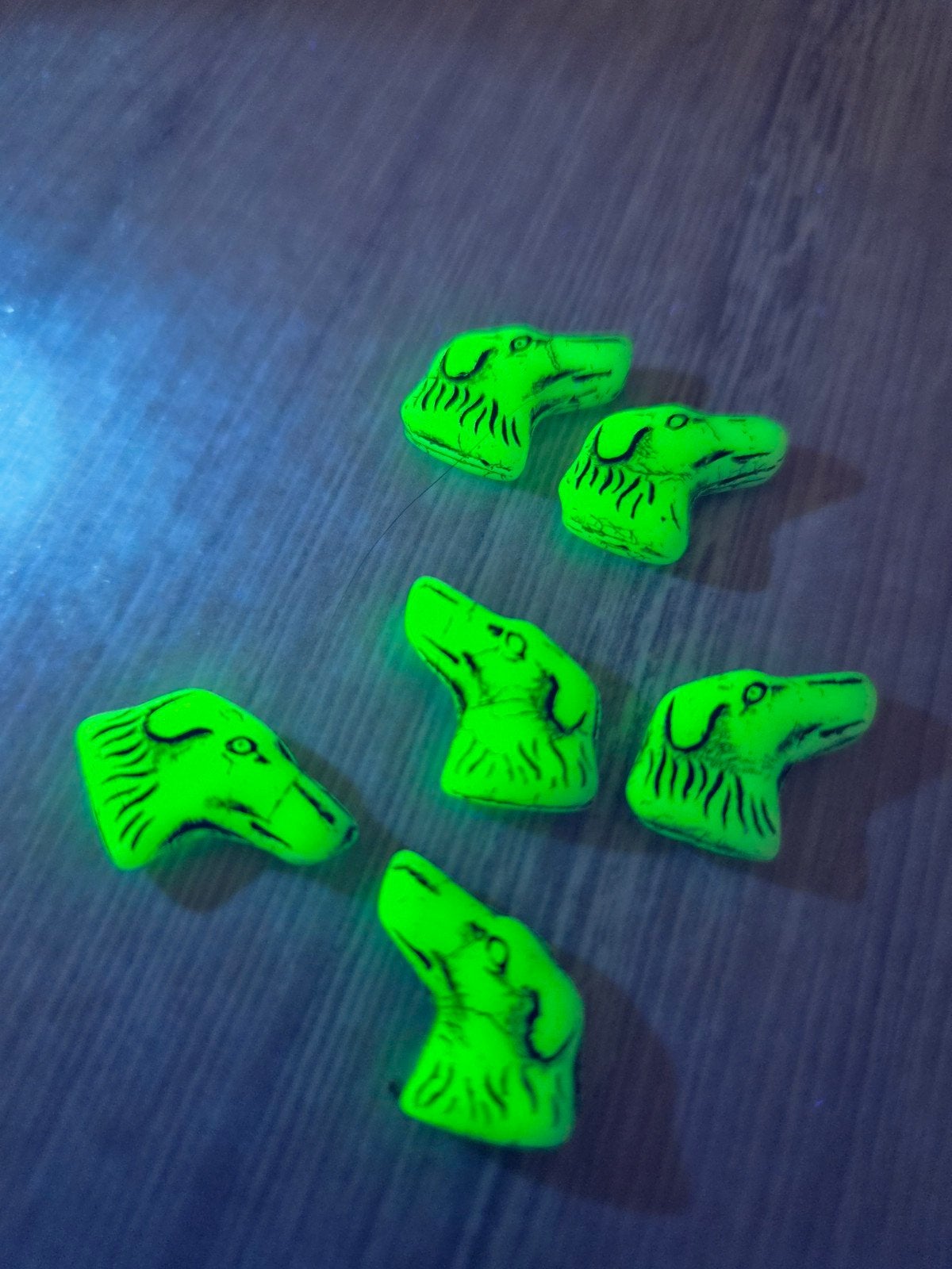 Uranium windhond kralen van glas zwarte lijnen, Ophalen of Verzenden, Zo goed als nieuw, Kraal