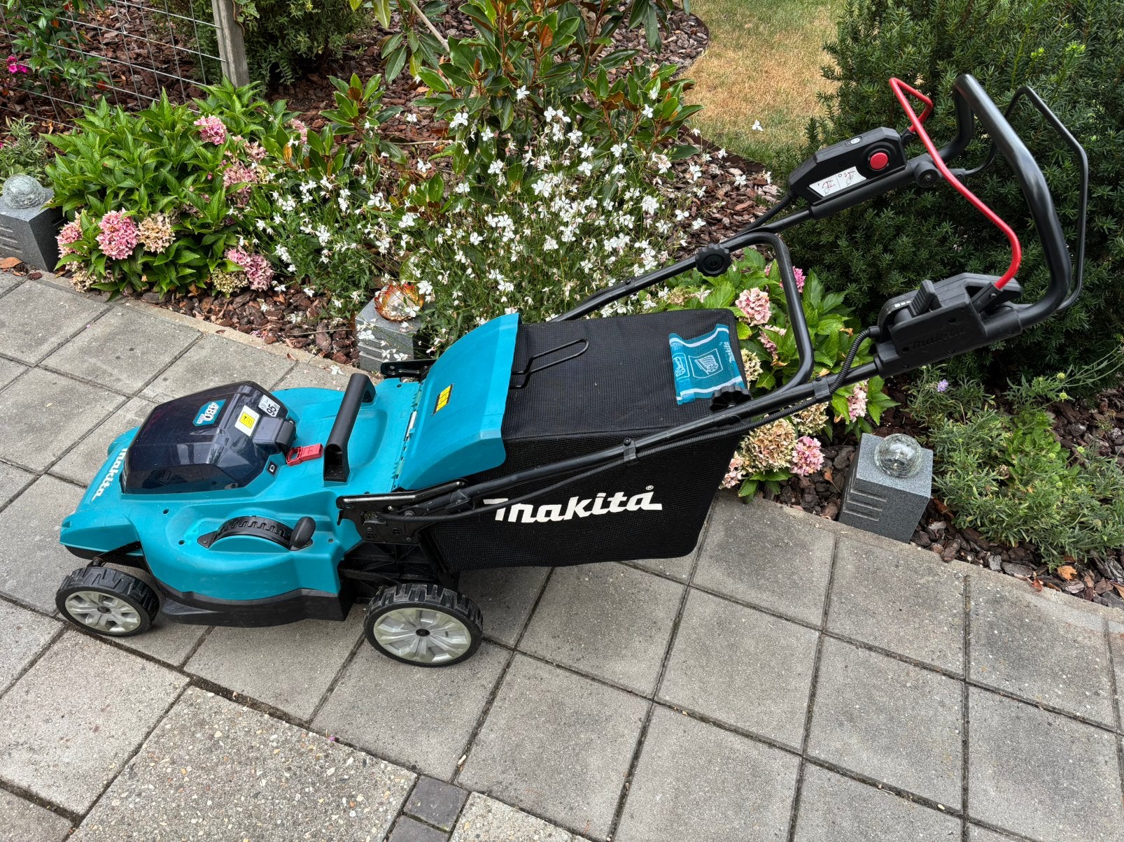 Makita DLM481Z en makita DUR192LZ, Tuin en Terras, Grasmaaiers, Ophalen, Accu-grasmaaier, Zo goed als nieuw, Opvangbak