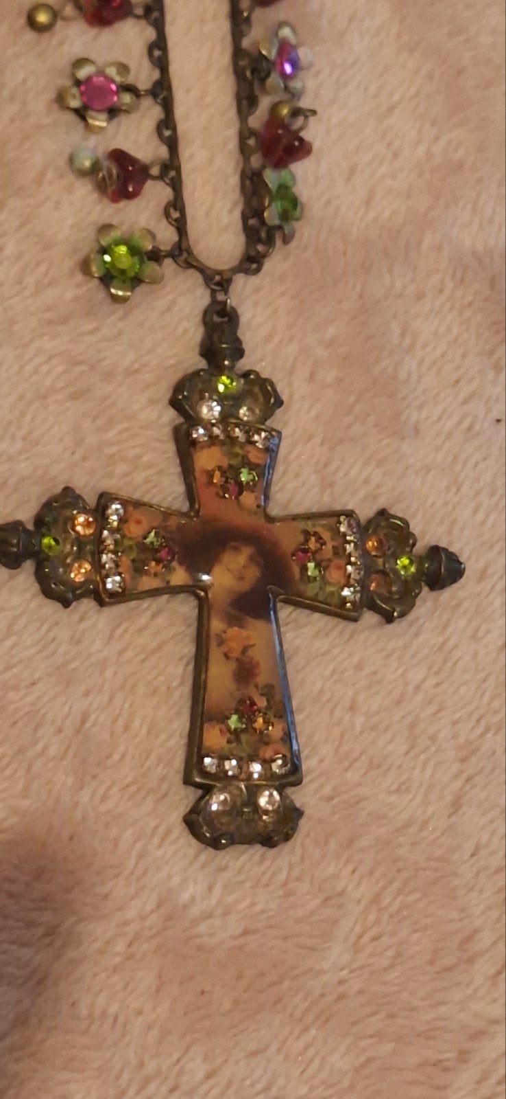 Michal Negrin ketting met kruis en kleurrijke kristallen, Overige materialen, Gebruikt, Overige kleuren, Ophalen of Verzenden