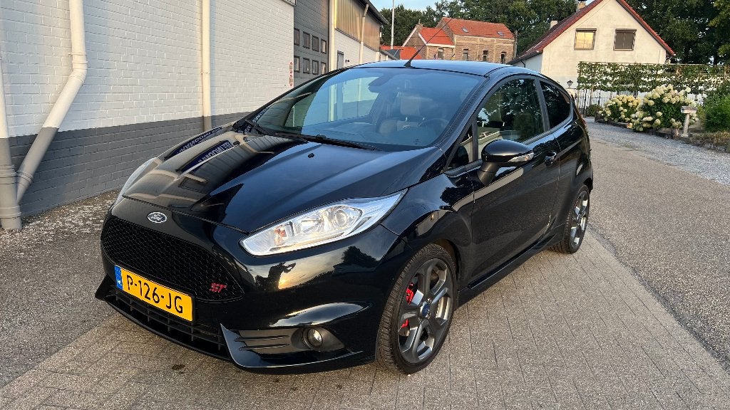 Ford Fiesta ST180 || Nieuwe Dstr. Riem || Cruise Control, 1596 cc, 4 cilinders, Leder en Stof, Handgeschakeld