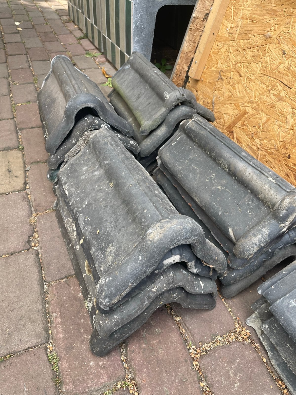 Nokvorsten ezelsrug - 22 stuks en restanten, Doe-het-zelf en Verbouw, Dakpannen en Dakbedekking, Ophalen, Gebruikt, Steen of Klei