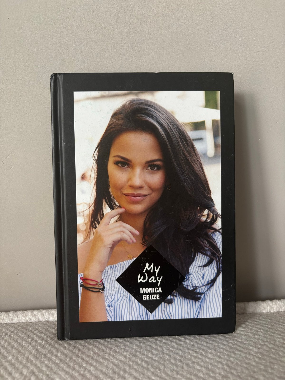 My Way - Monica Geuze (Zo goed als nieuw), Ophalen of Verzenden, Gelezen, Film, Tv en Media