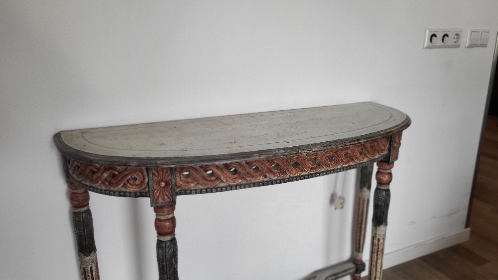 Klassieke look sidetable, Ophalen