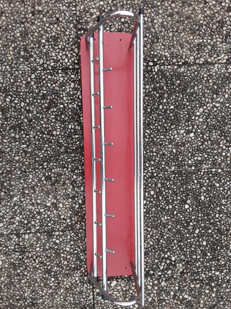 Vintage wandkapstok rood met chroom, Wandkapstok, Gebruikt, Ophalen of Verzenden, Minder dan 100 cm