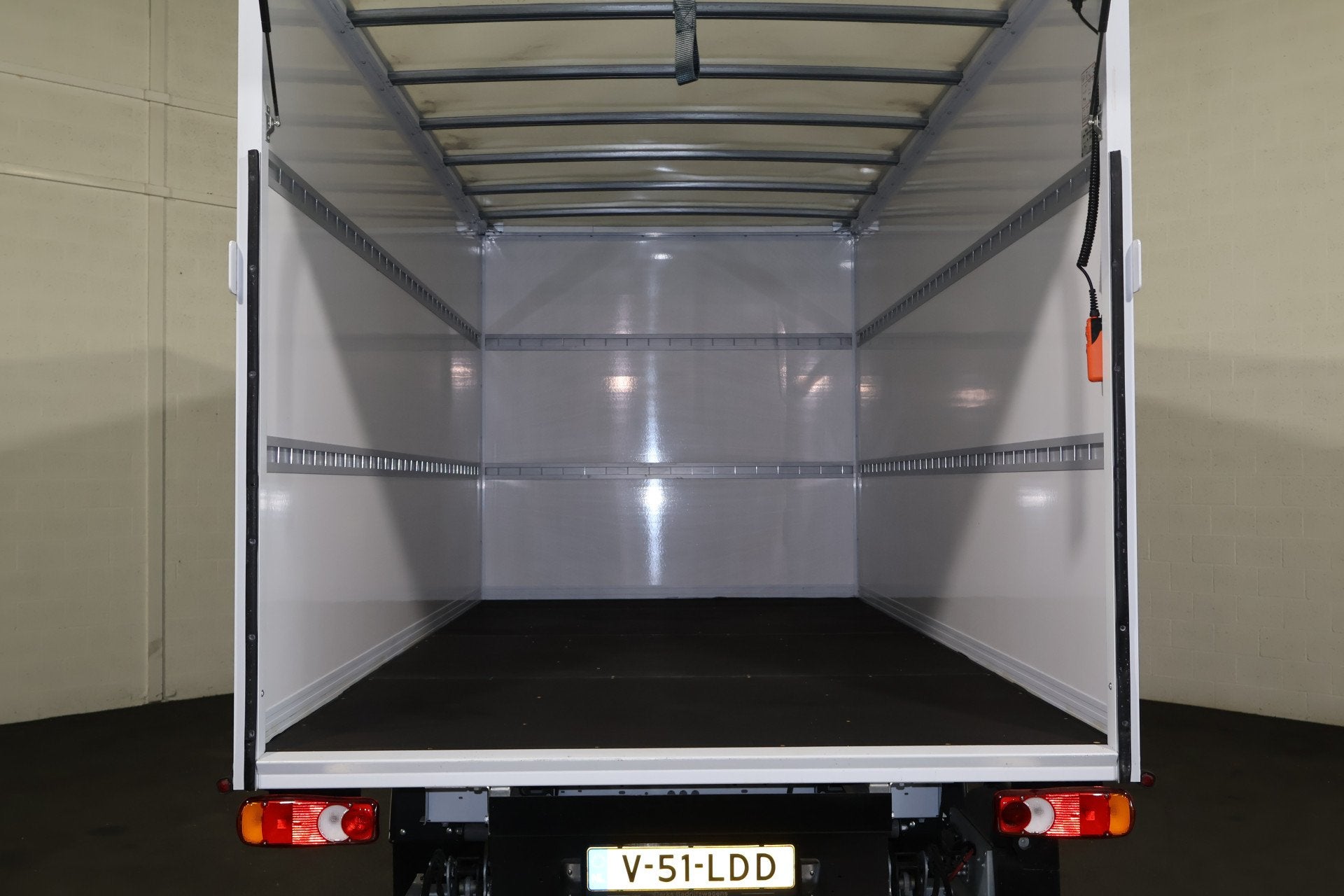 Renault Master 2.0 dCi 150pk Bakwagen met Laadklep Trekhaak, Auto's, Voorwielaandrijving, 1998 cc, Stof, Gebruikt