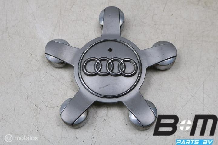 Naafkap Audi Q5 8R 8R0601165, Gebruikt, Band(en)
