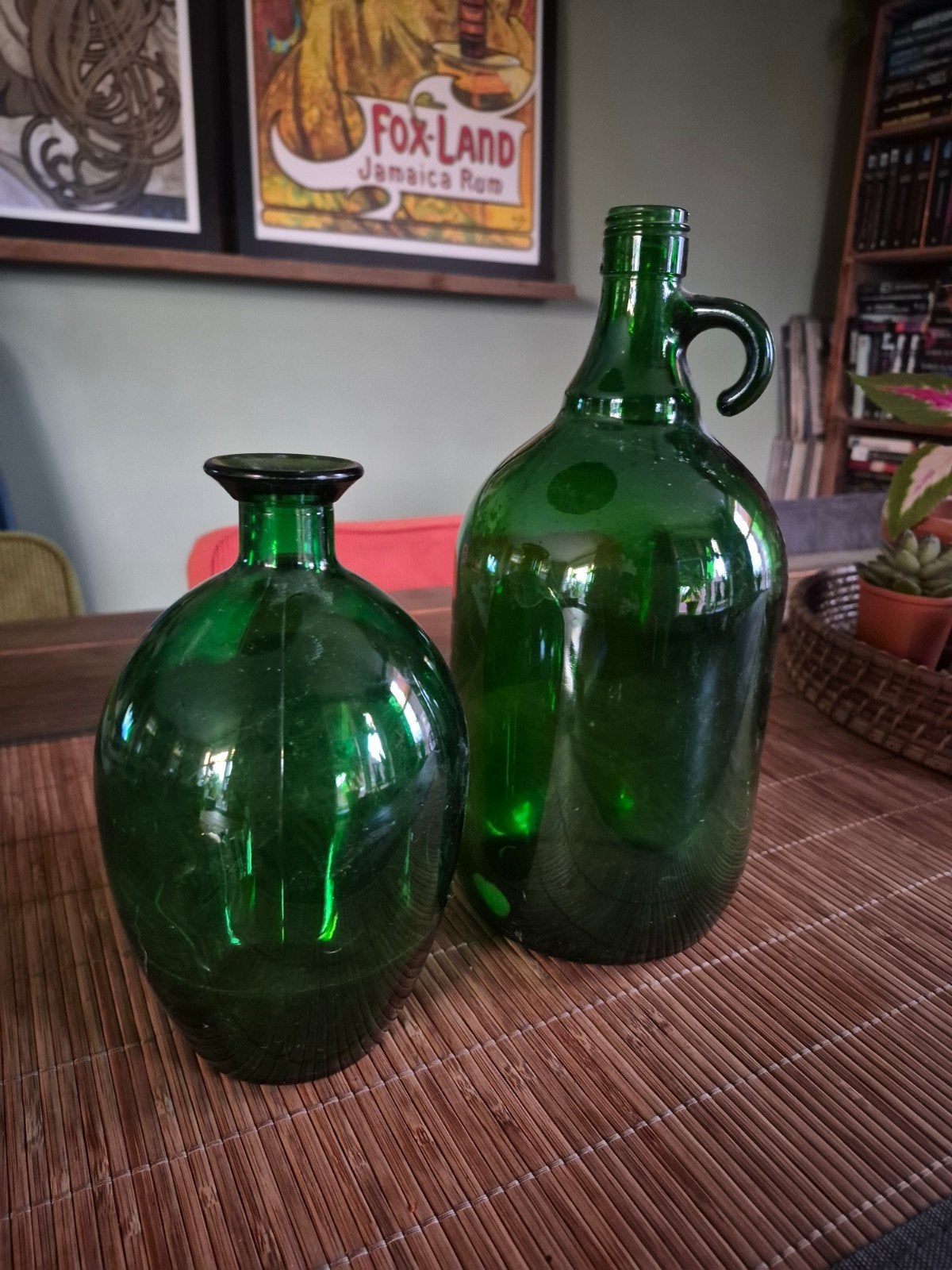 2 groene flessen, Ophalen of Verzenden