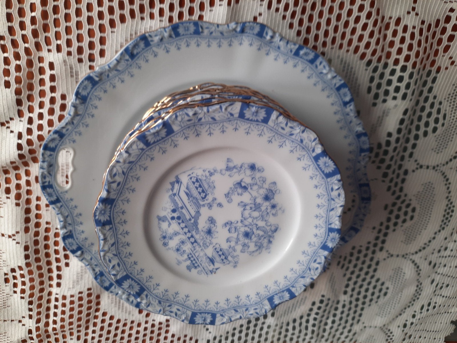 Antiek Gebakset: Schaal en Borden met Blauw Bloemenpatroon, Ophalen