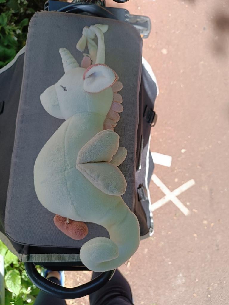 Eenhoorn knuffel met muziek - Twinkle Twinkle Little Star, Ophalen of Verzenden, Zo goed als nieuw, Eenhoorn, Met geluid