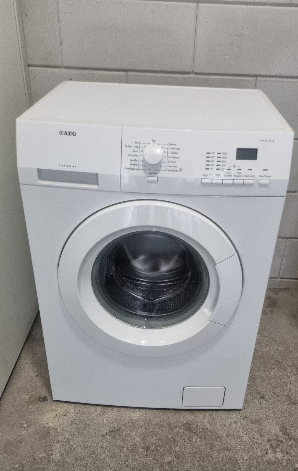 Aeg wasmachine, Ophalen, Zo goed als nieuw, 85 tot 90 cm, 1200 tot 1600 toeren