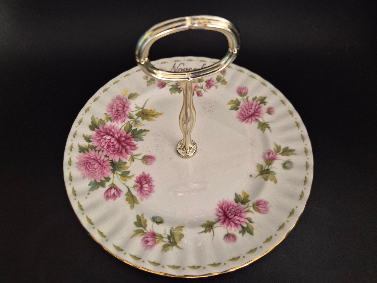 Royal Albert Flower of the Month November etagere, Ophalen of Verzenden