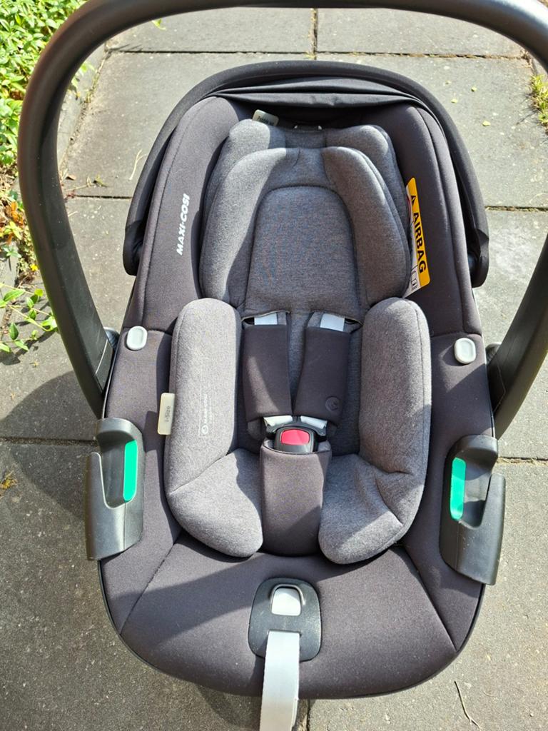 Maxi-Cosi Peble 360 + Maxi-Cosi base 360, inclusief spiegel, Ophalen, Gebruikt, Isofix, 0 t/m 13 kg