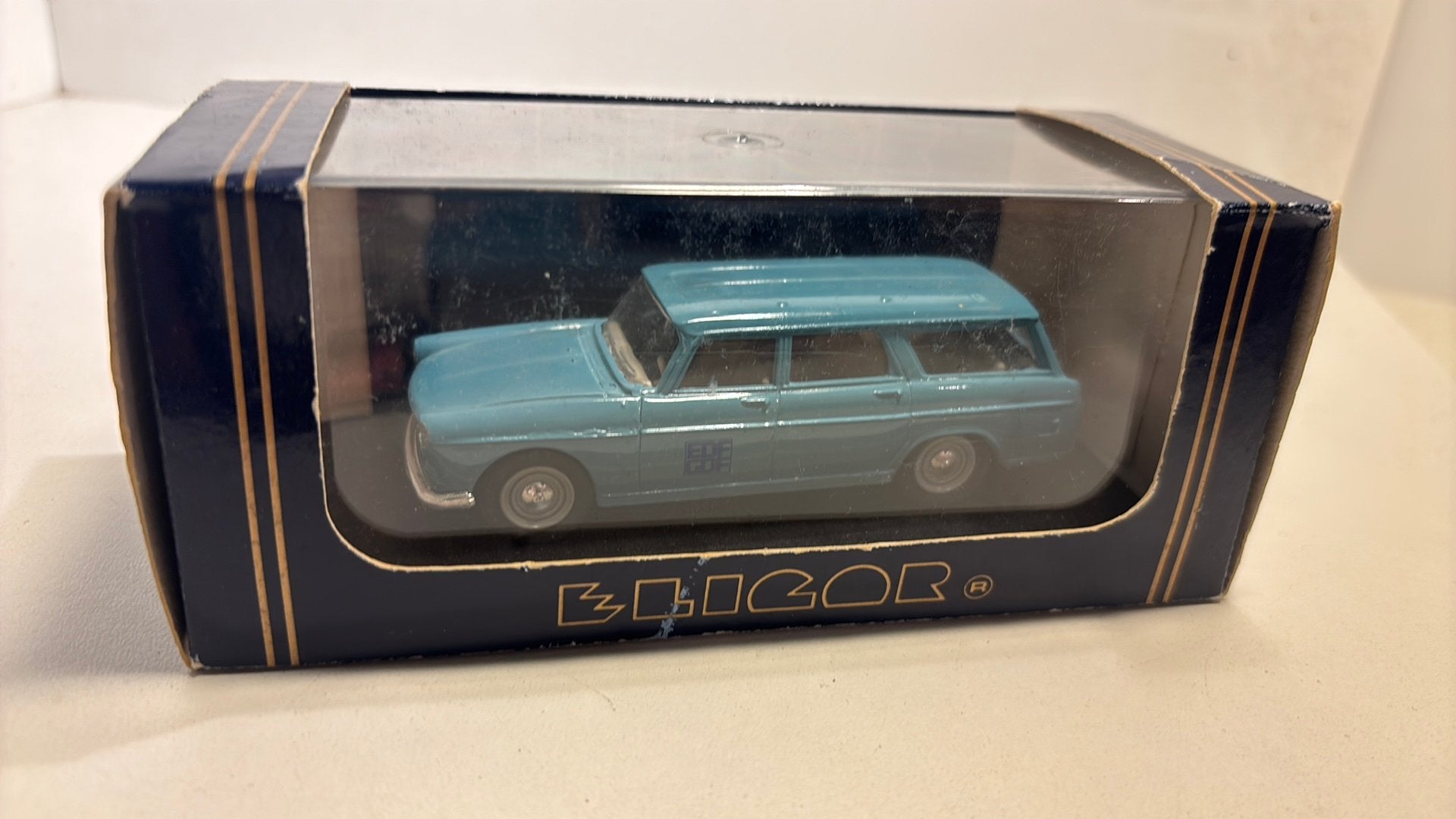 Peugeot 404 break eligor 1.43
