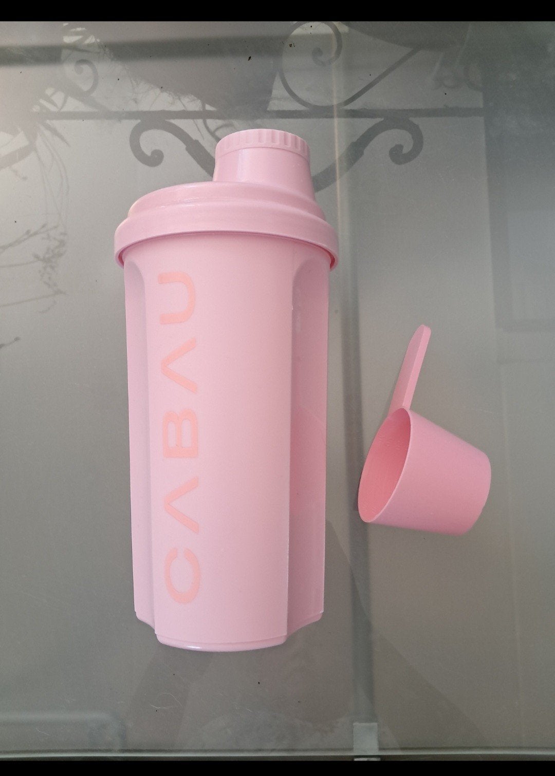 Cabau Shake beker incl Scoop set 🛍, Sport en Fitness, Verzenden, Zo goed als nieuw