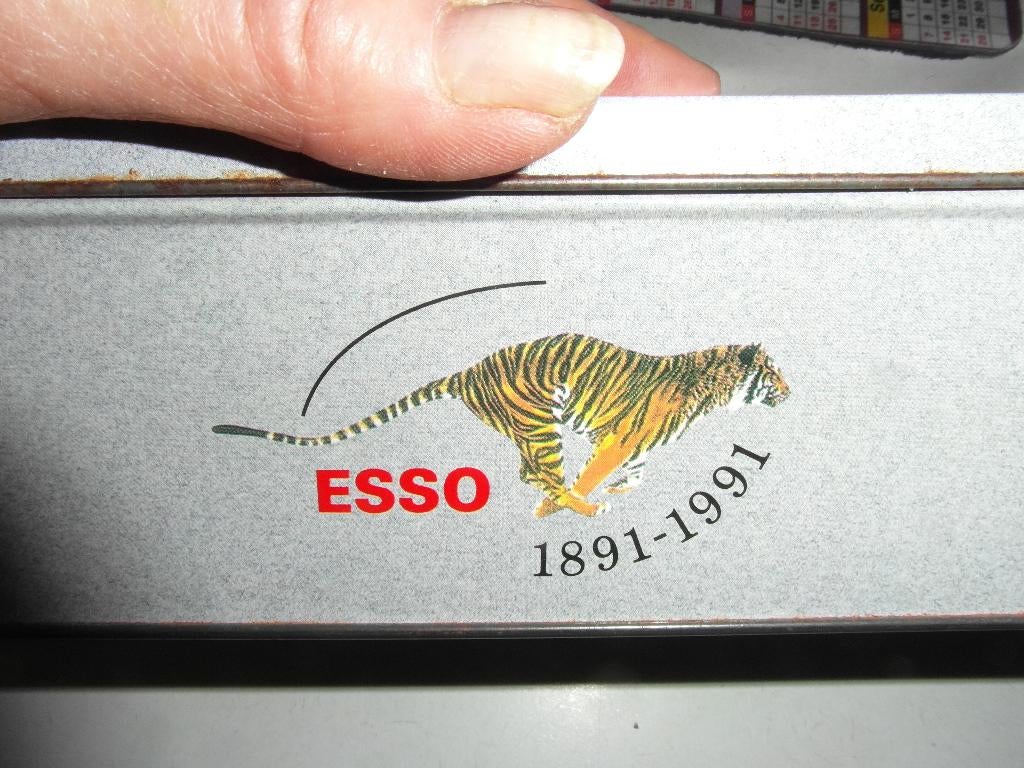 Trommel Petrolium Esso 1891 - 1991, Ophalen of Verzenden, Gebruikt, Koek(jes), Overige merken