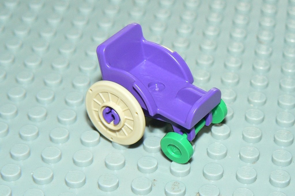 L1349 Rolstoel paars beige / groene wielen, Ophalen of Verzenden, Nieuw, Losse stenen, Lego