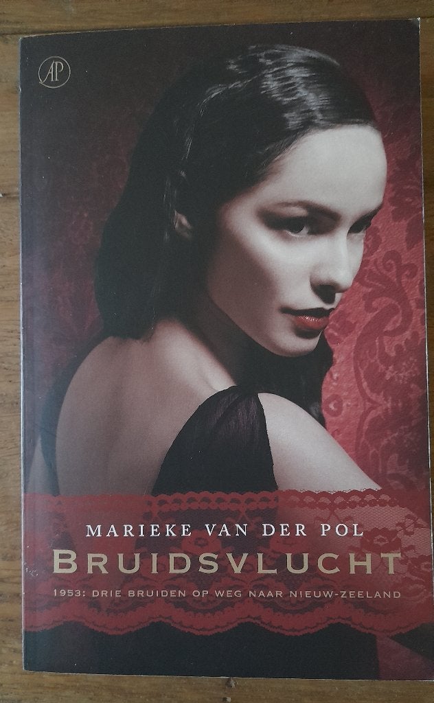 Marieke van der Pol - Bruidsvlucht, Ophalen of Verzenden, Gelezen, Marieke van der Pol
