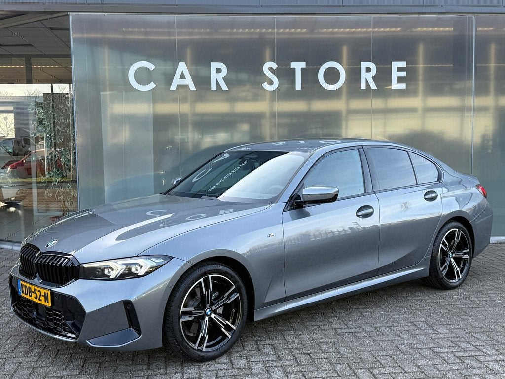 BMW 3-serie 320i M-Sport Laser|Adap Cruise|HuD|Leder|Fabriek, Auto's, BMW, Automaat, 1998 cc, Euro 6, 4 cilinders