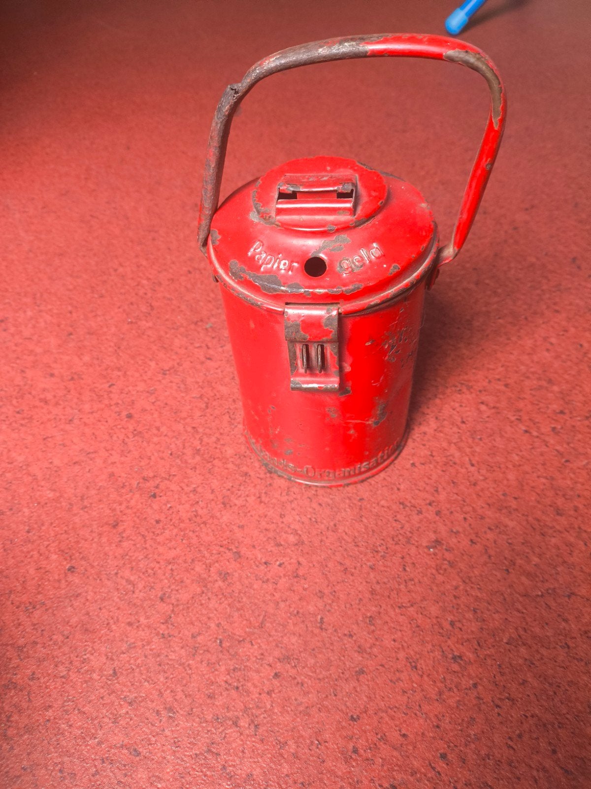 Vintage Westermann spaarpot, rood metaal, 'Papier Geld', Verzamelen, Spaarpotten, Ophalen of Verzenden, Gebruikt, Metaal of Blik