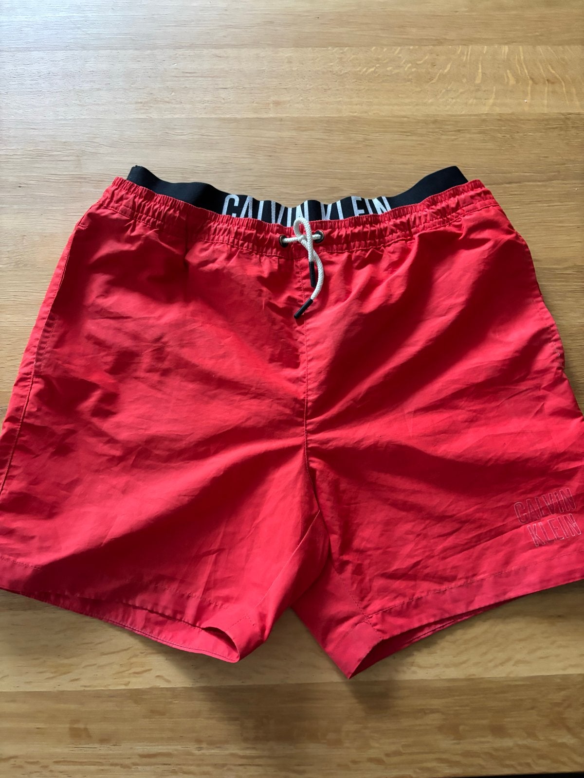 Calvin Klein zwemshort rood maat 14-16, Kleding | Heren, Badmode en Zwemkleding, Ophalen of Verzenden, Overige maten, Rood, Zwemshort