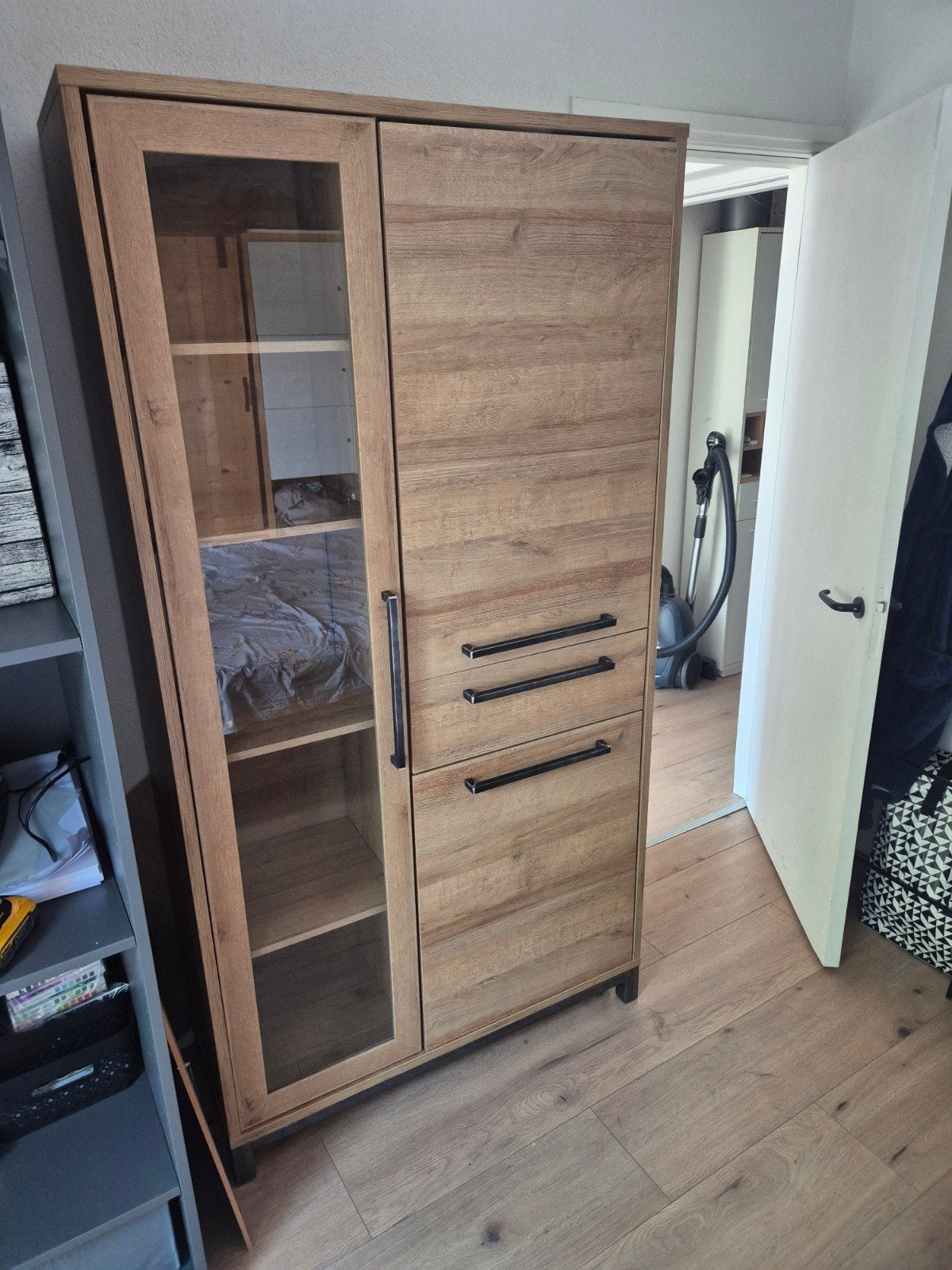 servieskast/opbergkast met lades en glazen deur, Huis en Inrichting, Kasten | Kledingkasten, Ophalen, Glas, Zo goed als nieuw