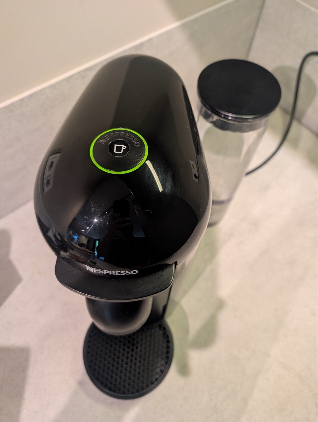 Nespresso Vertuo Plus (VertuoPlus) Zwart, Koffiemachine, Ophalen of Verzenden, Zo goed als nieuw, 1 kopje