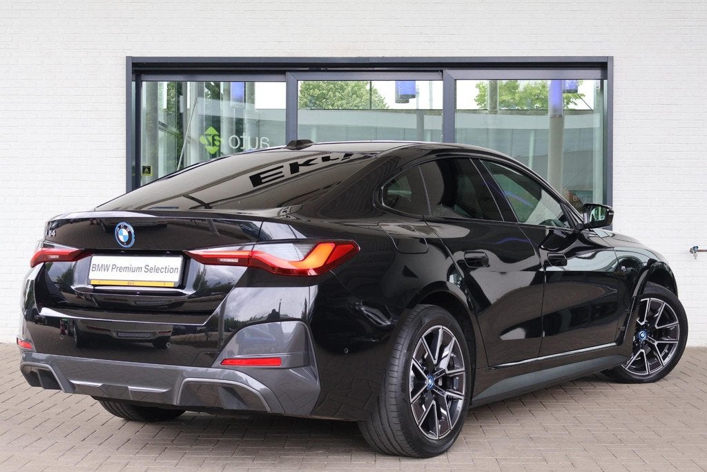 BMW i4 eDrive40 84 kWh | M-Sport | Head-Up | Stoelverwarming, Auto's, BMW, Achterwielaandrijving, Met garantie (alle), 84 kWh