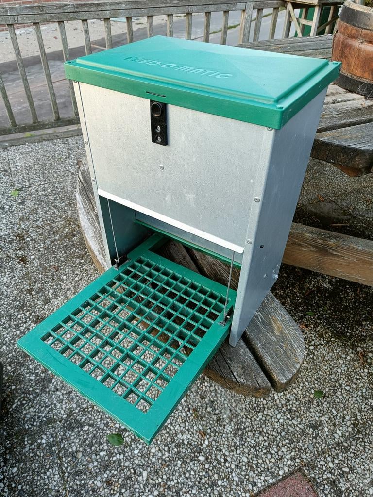 Feedomatic Automatische voerbak 12kg, Dieren en Toebehoren, Ophalen, Zo goed als nieuw, Drinken en Voederen