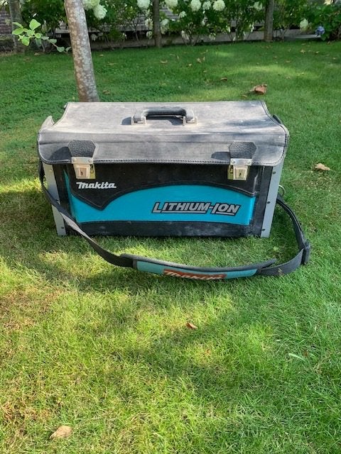 Makita opbergtas met sleutels, Ophalen