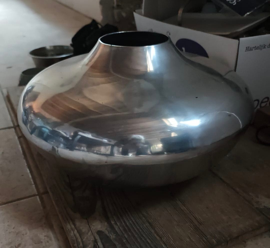 Grote aluminium vaas, 25 cm hoog, 45 cm breed, Huis en Inrichting, Ophalen of Verzenden, Gebruikt, Zilver, Metaal