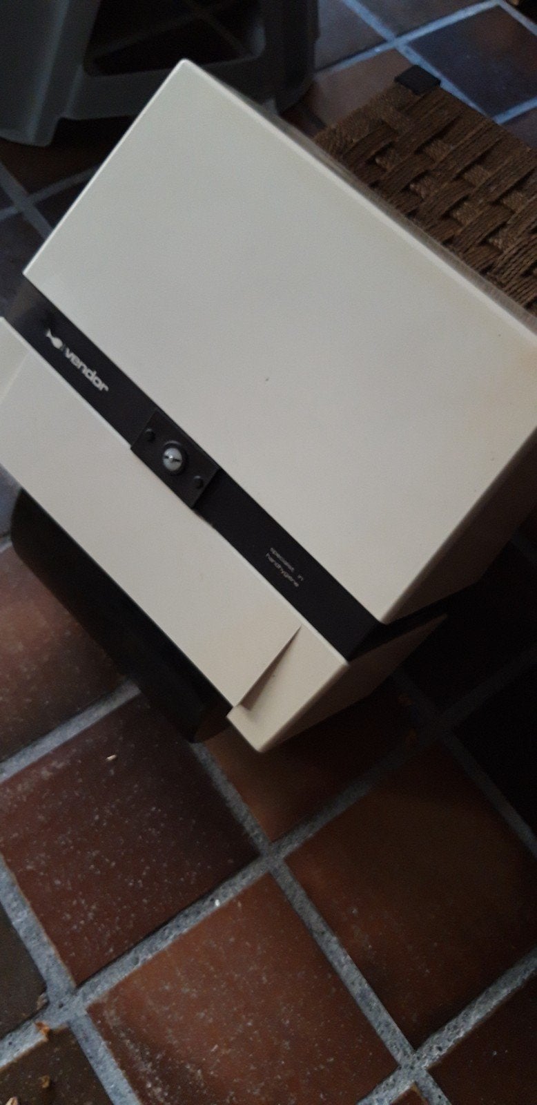 Handdoek rol automaat. Vendor handdoek rol automaat, Ophalen of Verzenden
