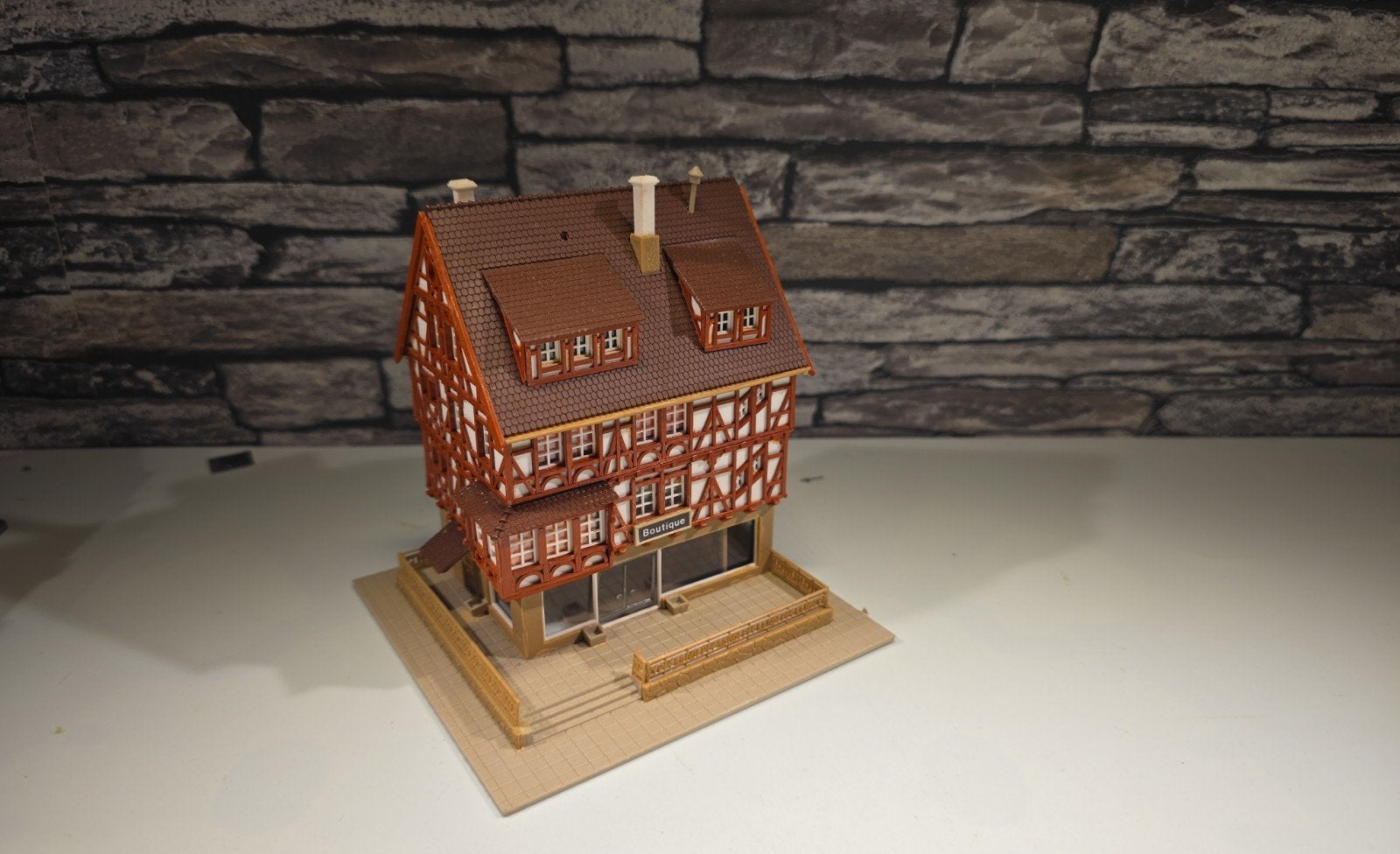 Vakwerkhuis boutique winkel N spoor modeltrein 1:160, Overige merken, Gebruikt, Gelijkstroom of Wisselstroom, Brug, Tunnel of Gebouw