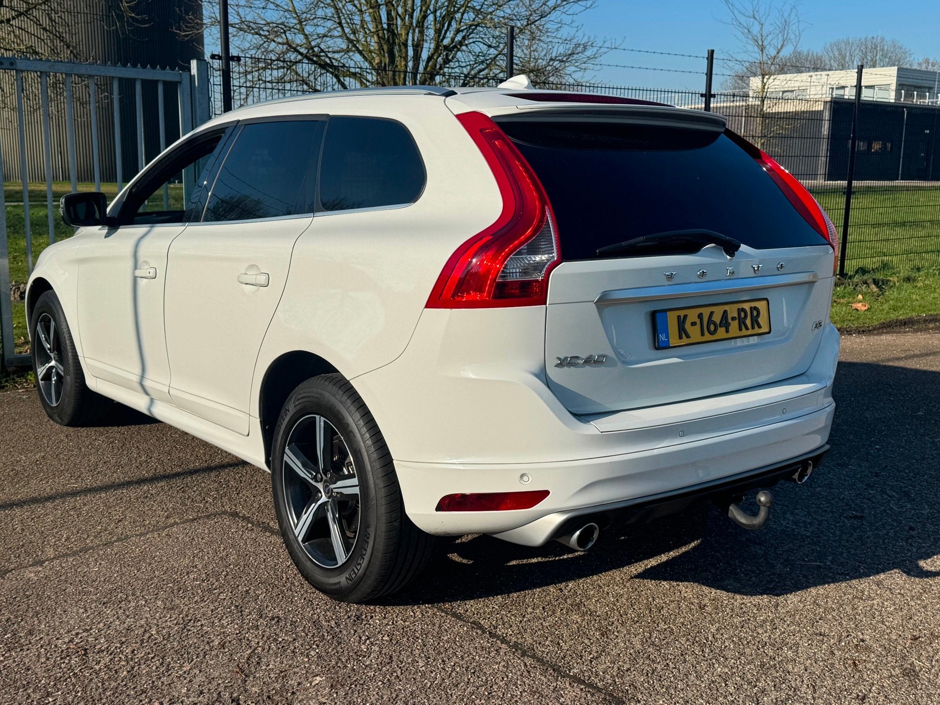 Volvo XC60 2.0 D3 FWD Automaat R-Design Xenon Trekhaak, Euro 6, 4 cilinders, Wit, Bedrijf