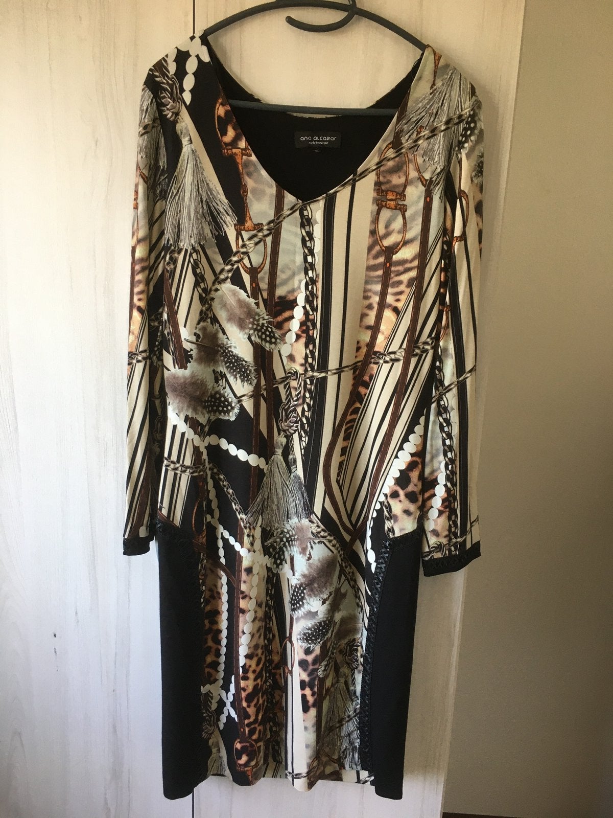 Nieuwe prachtige jurk van Ana Alcazar, maat 42., Kleding | Dames, Ophalen of Verzenden, Nieuw, Maat 42/44 (L)