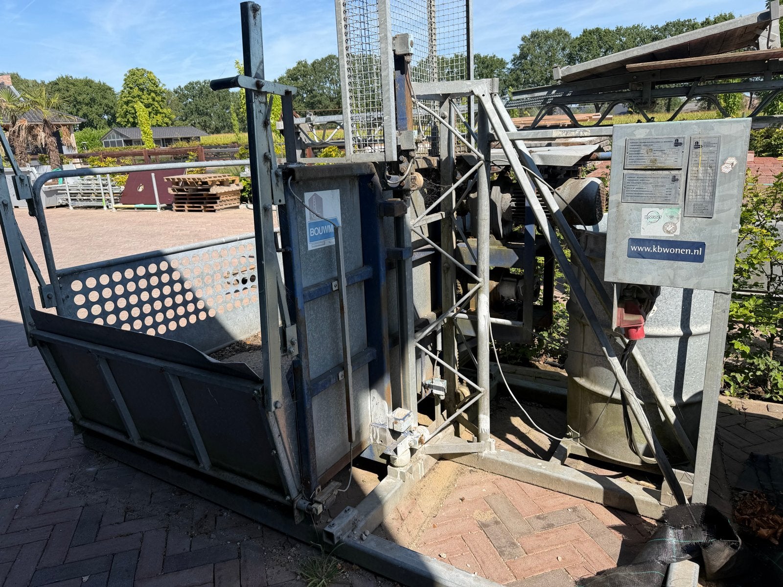 Bouwma bouwlift - Maximaal 45 meter hoog, Ophalen, Gebruikt, Bouwlift