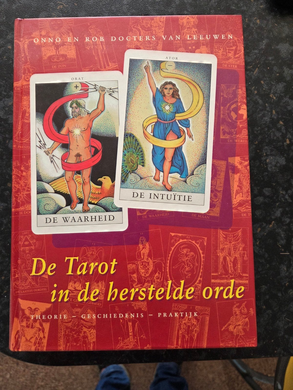 Boek tarot in de herstelde orde, Ophalen of Verzenden, Zo goed als nieuw, Spiritualiteit algemeen, Achtergrond en Informatie