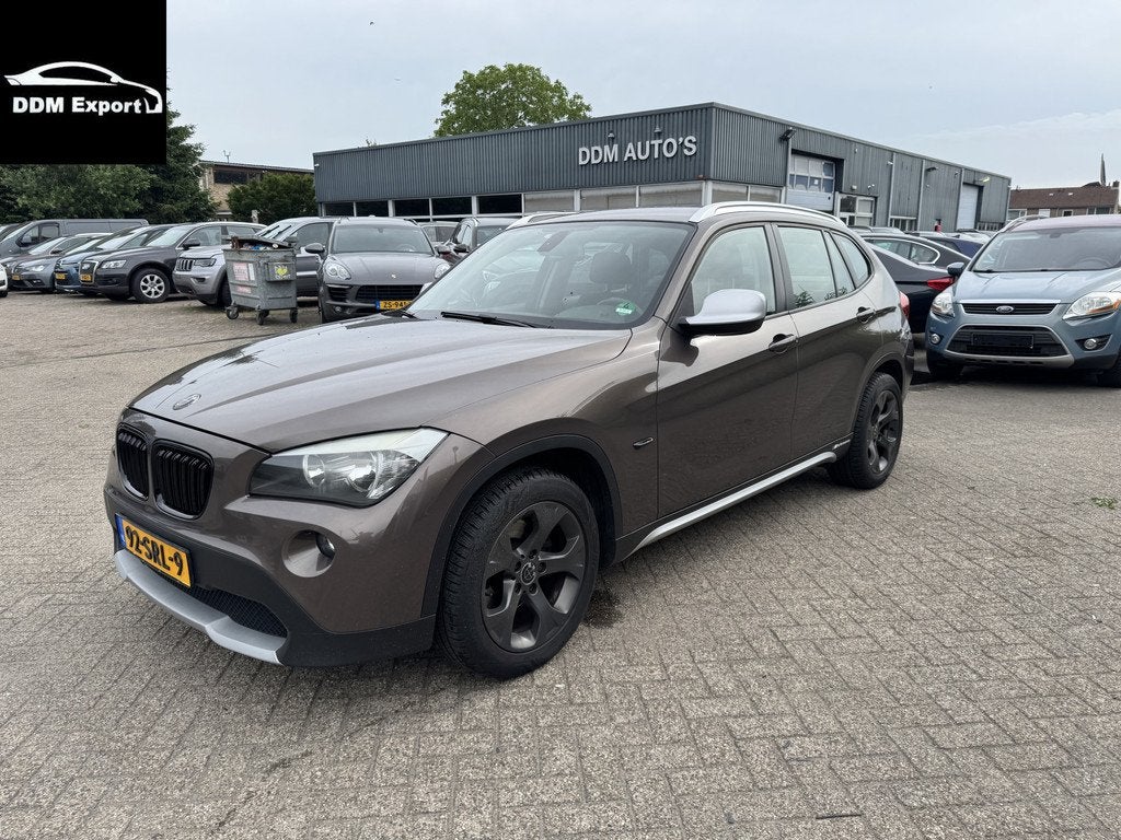 BMW X1 sDrive18i Executive | Clima | Navi | Trekhaak |, X1, 4 cilinders, Origineel Nederlands, Handgeschakeld