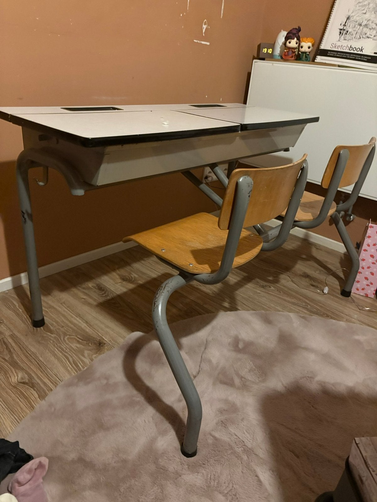 Kinderbureautje., Kinderen en Baby's, Ophalen, Gebruikt, Tafel(s) en Stoel(en)